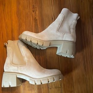 STEVE MADDEN Hayle Platform Chelsea Boot